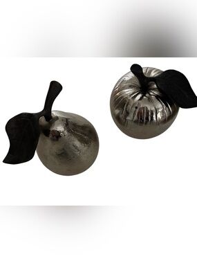 Silver Metal Apple and Pear Salt‎ and Pepper Shaker